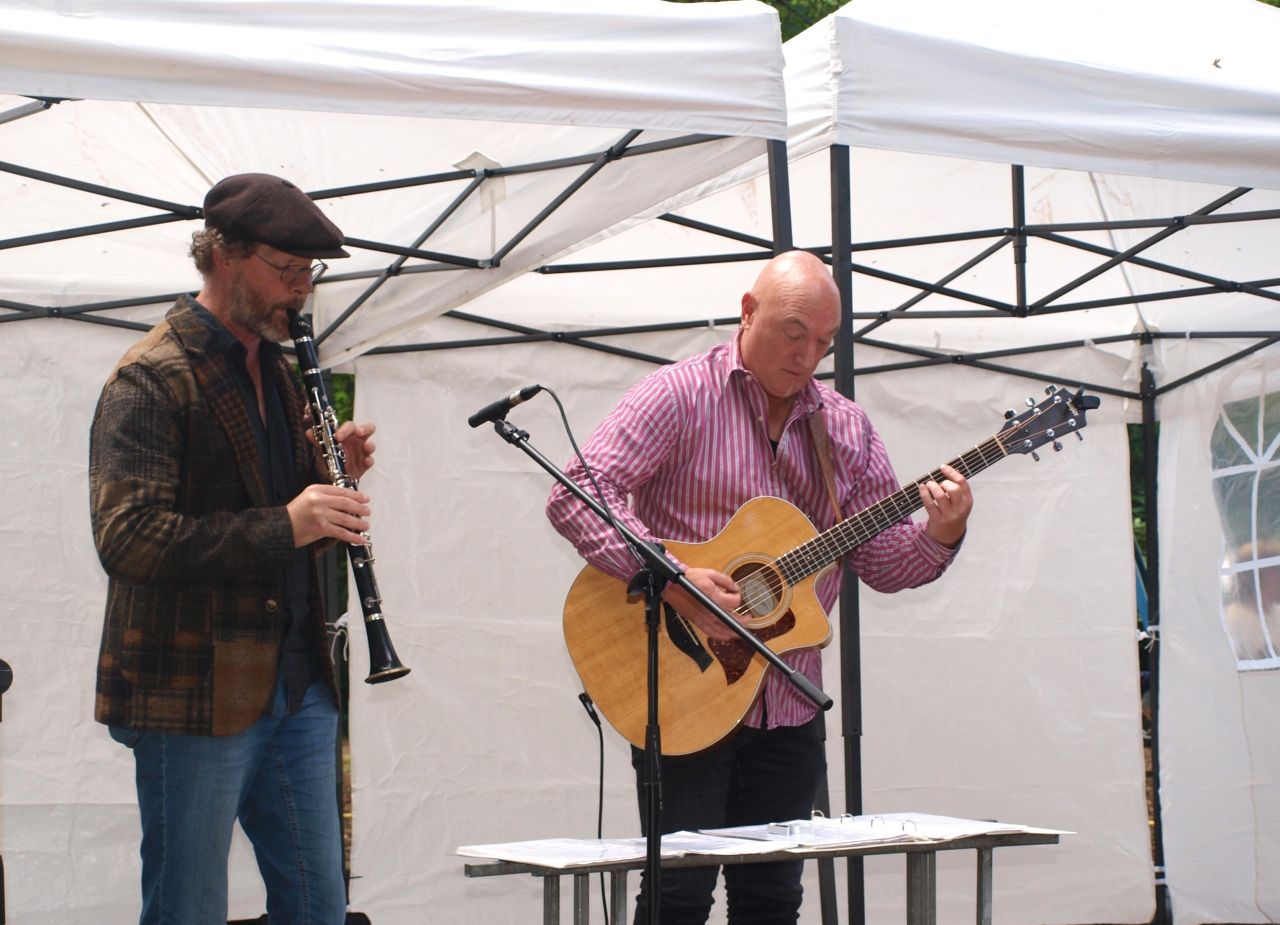 Klezmoar-duo gitaar en klarinet